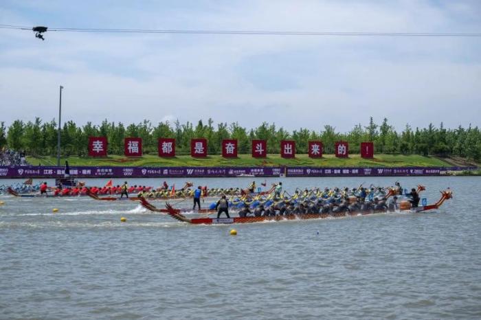中华龙舟大赛重启：福州长乐汇泉男子职业组实