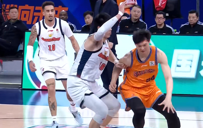 上海男篮力克广东豪取十连胜 吉林险胜北京辽宁