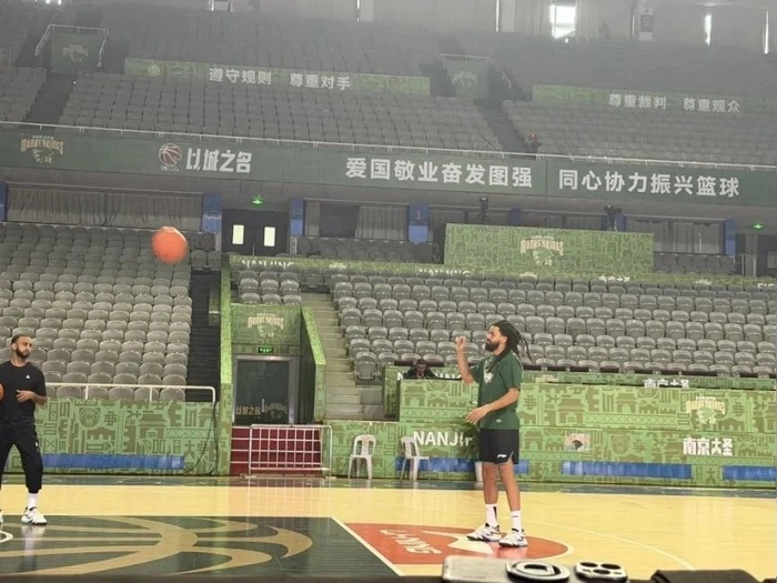 南京同曦签约音乐人科尔 开启中美篮球文化交流