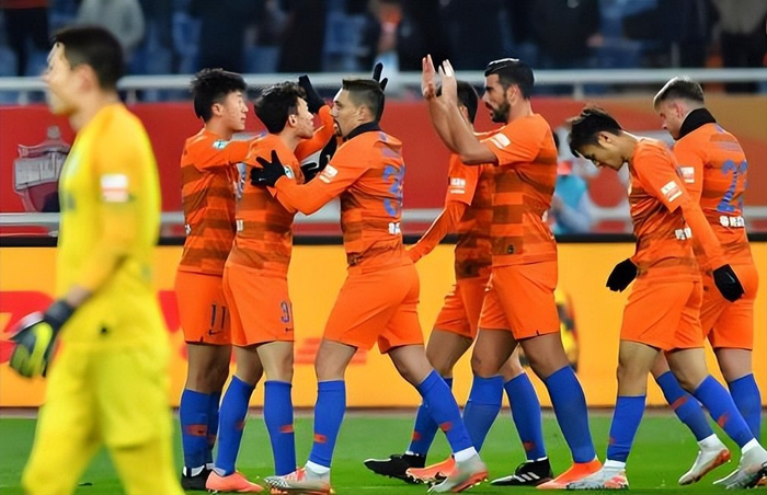 山东泰山引援成果显著 阿尔瓦罗成最佳补强人选