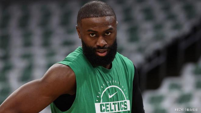 杰伦·布朗因质疑裁判判罚被NBA罚款5万美元